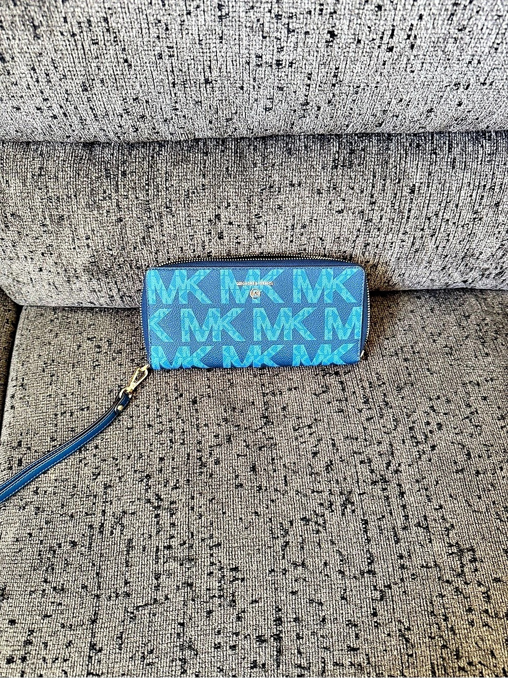 Michael Kors Jet Set Travel Zip Around Wristlet Wallet Blue